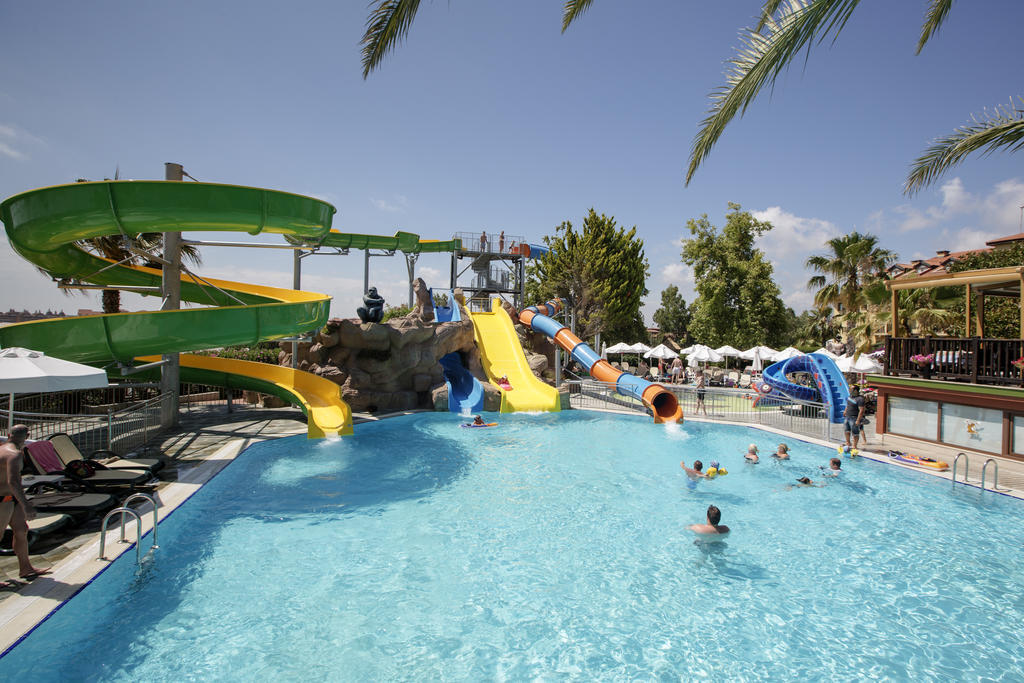 Caribb Paradise Estate Swimming Pool with Slider